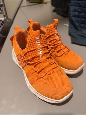 Kids Orange Knit Athletic Sneakers size 34EU /2.5 US